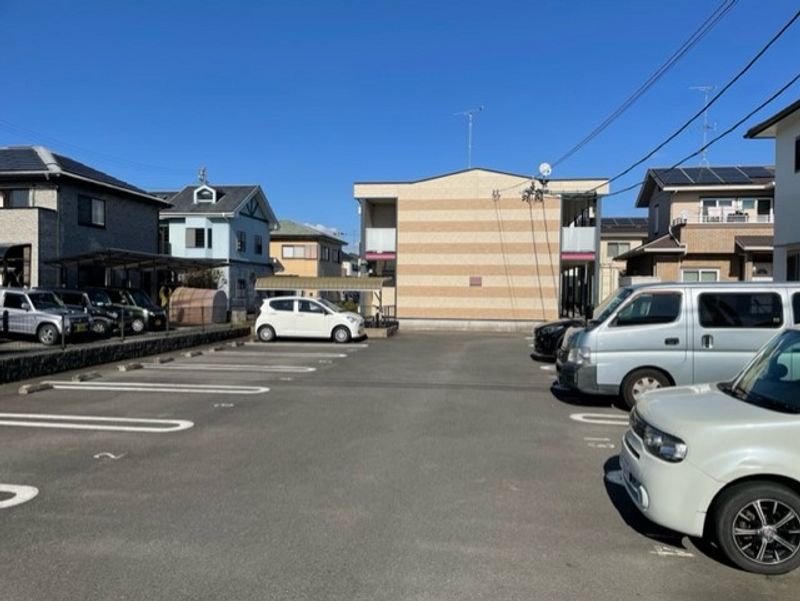 レオパレスアルシオネ 駐車場