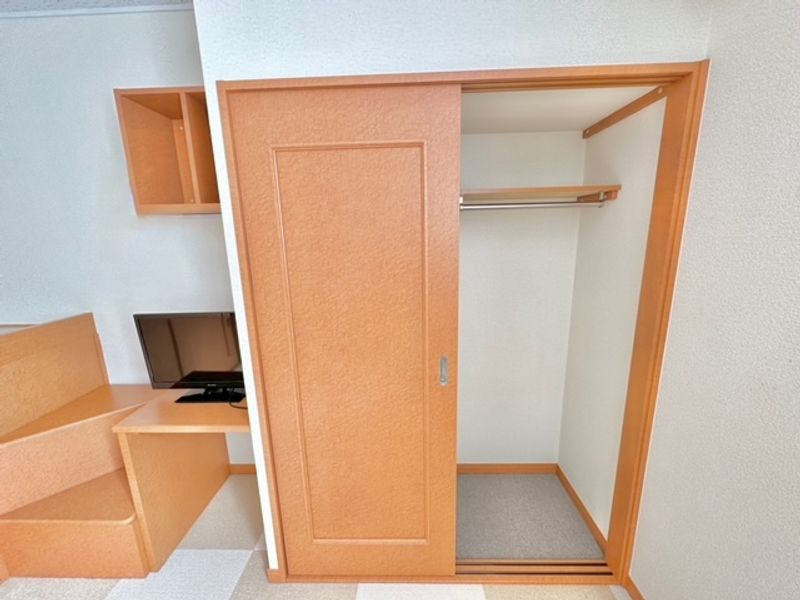 レオパレスフォレスト　浅羽野 収納
