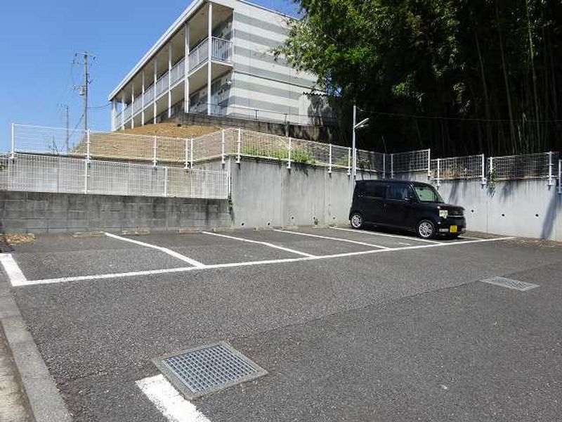 レオパレスソレーユⅡ 駐車場