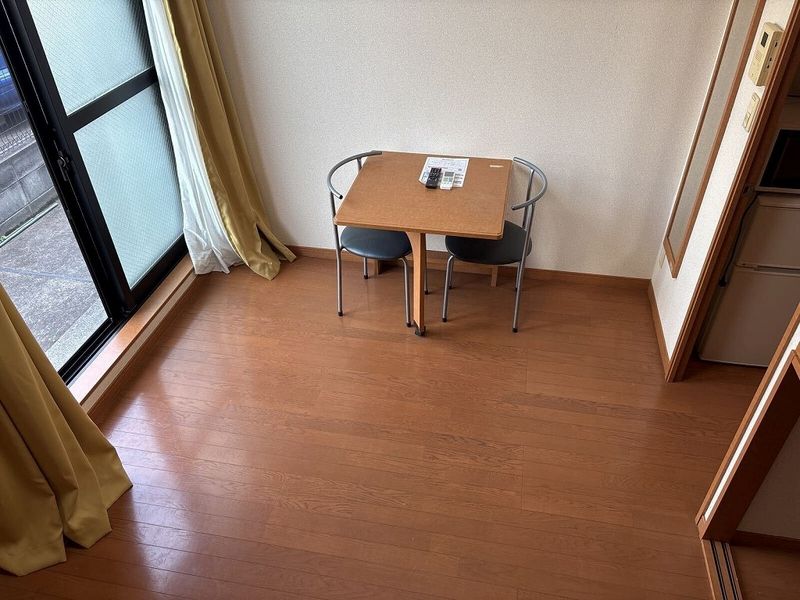 レオパレスアルテⅢ 居間
