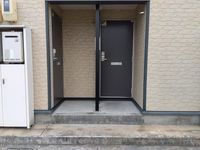 レオパレスさぬき エントランス