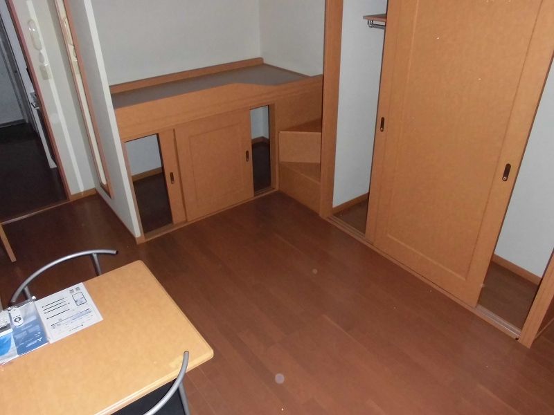 レオパレスコメットＢ 居間