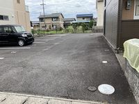 レオパレスアージュ 駐車場