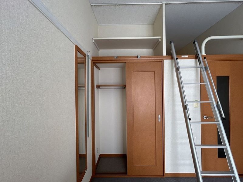 レオパレスグランプラス 収納