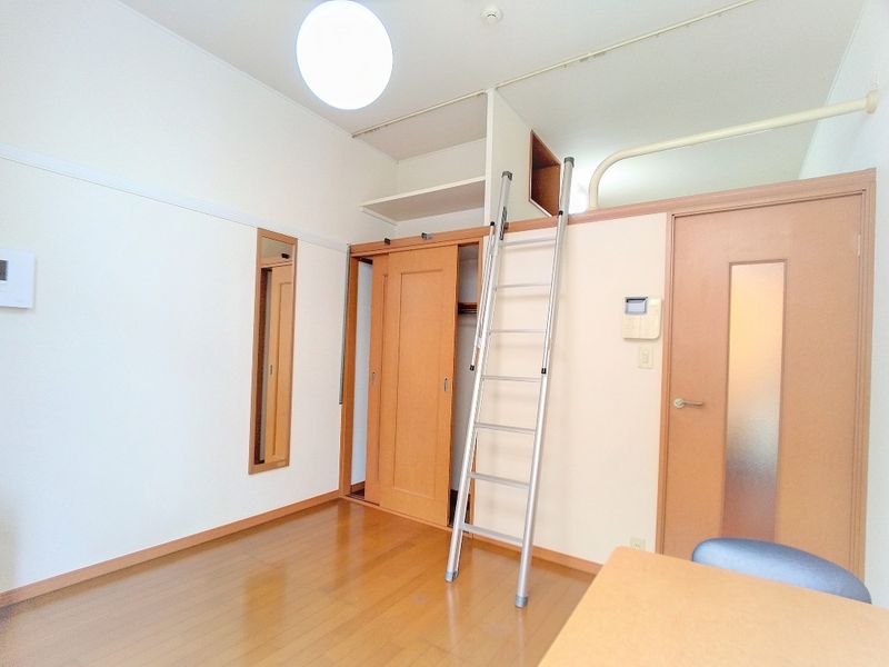 レオパレスプレミール 居間