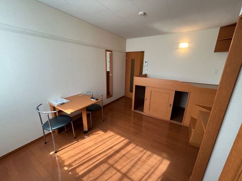 レオパレスあつべつ 居間