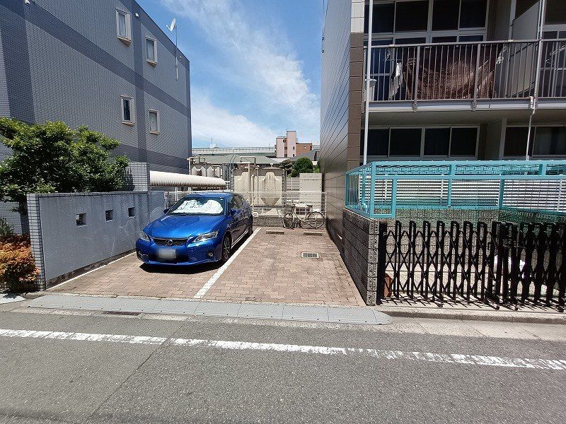 レオパレス吉田 駐車場