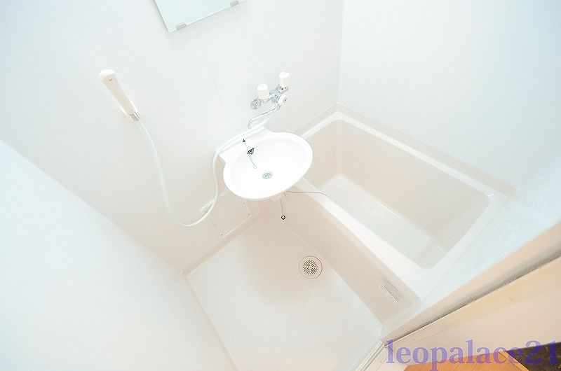 leopalace Kami Mitsushima Bathroom