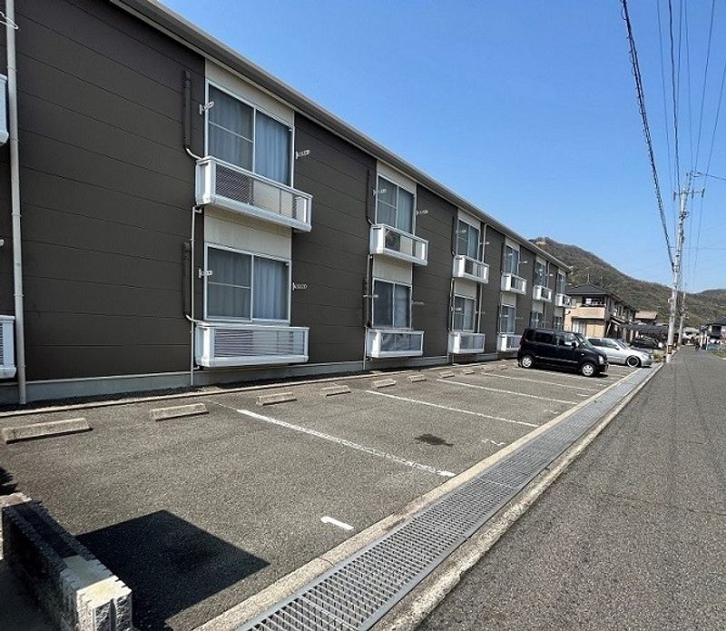 レオパレスコンフォート山手Ａ 駐車場