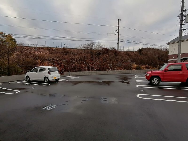 クレイノグレッシャー 駐車場