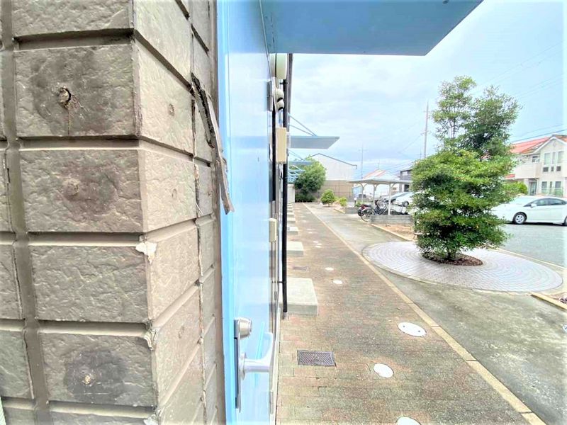 レオパレスラダックＢ 玄関