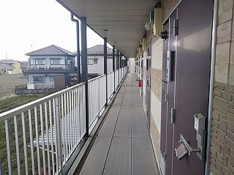 レオパレスシャインピア 玄関