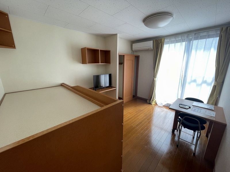 レオパレス武蔵 居間