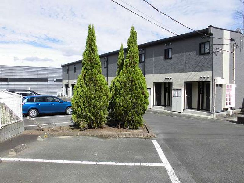 レオパレス榎戸 庭