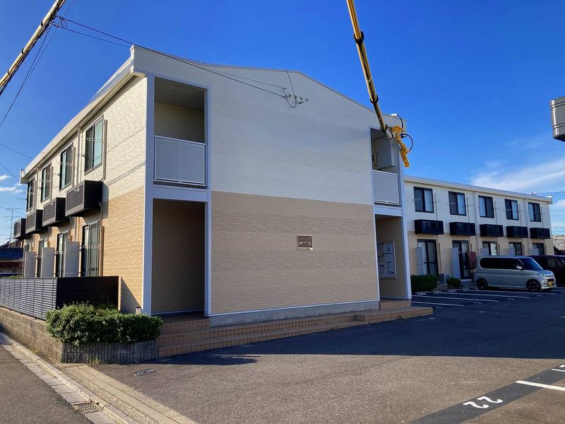 レオパレスヴィラドルチェ白塚 外観
