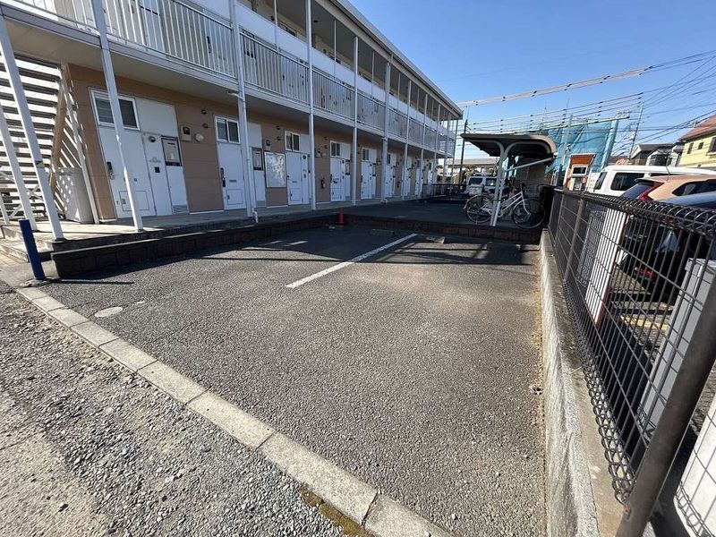 レオパレスシャトーエグゼ 駐車場