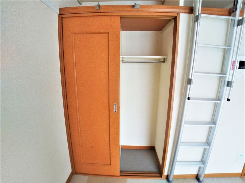 レオパレスすず 収納