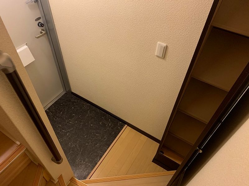 レオネクストティハイツ 玄関