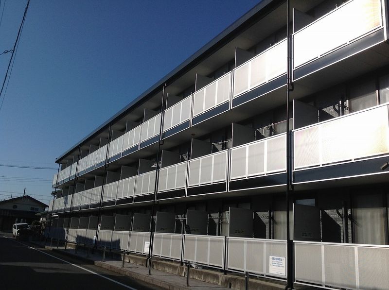 レオパレスグリーンアルタ 外観
