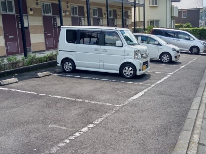 レオパレスＣａｓａＦｅｌｉｃｅ 駐車場