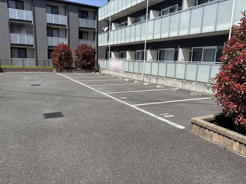 レオネクストアゼリアアーク 駐車場