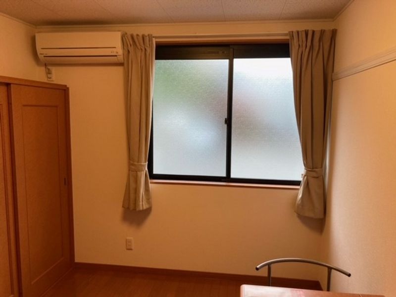 レオパレスグリーンハイツ南白土 居間