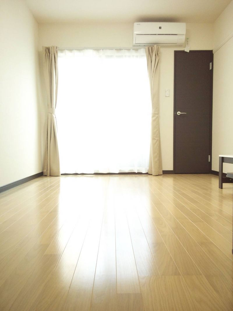 レオネクストアメニティテラス 居間