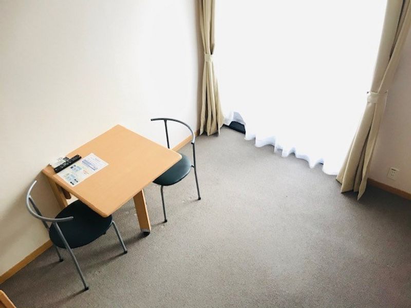 レオパレスブリリアント 居間