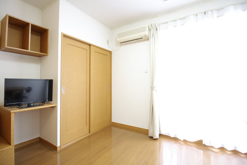 レオパレス湯里 収納