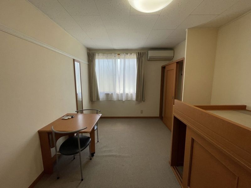 レオパレス幸手南 居間