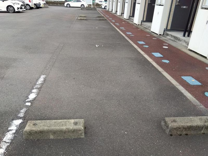 レオパレス西汐入リバーサイド 駐車場