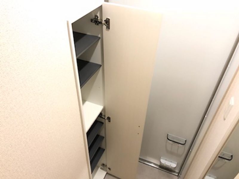 CLEINO Maines Heim Entrance