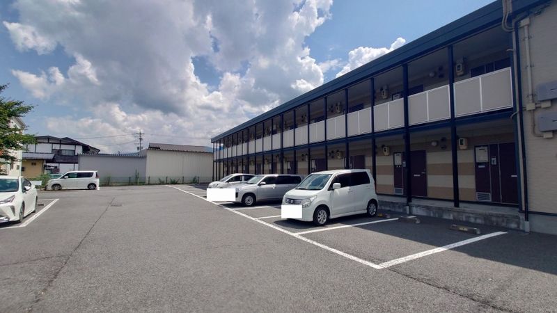 レオパレスＫ＆Ｙ 駐車場