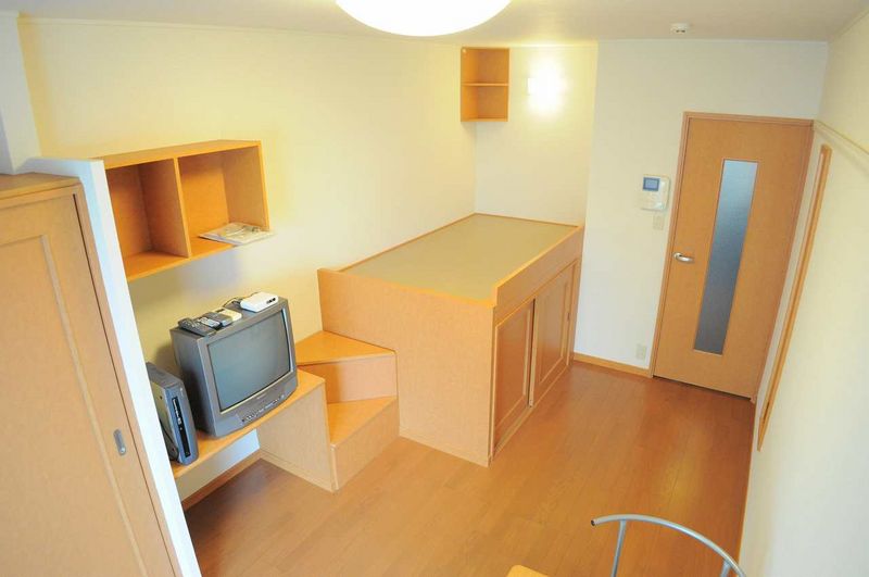 レオパレスファインコート鈴蘭台 居間