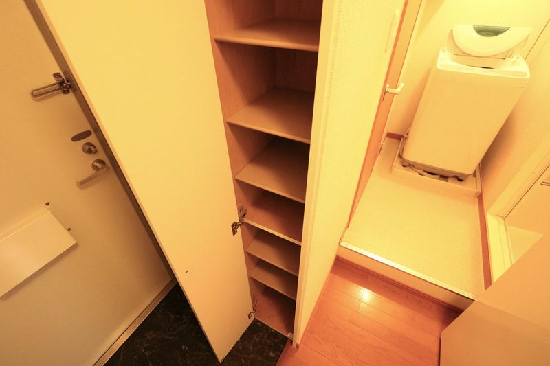 レオパレス白山荘 玄関