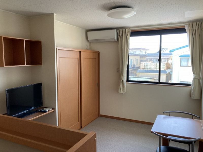 レオパレス薬師 居間