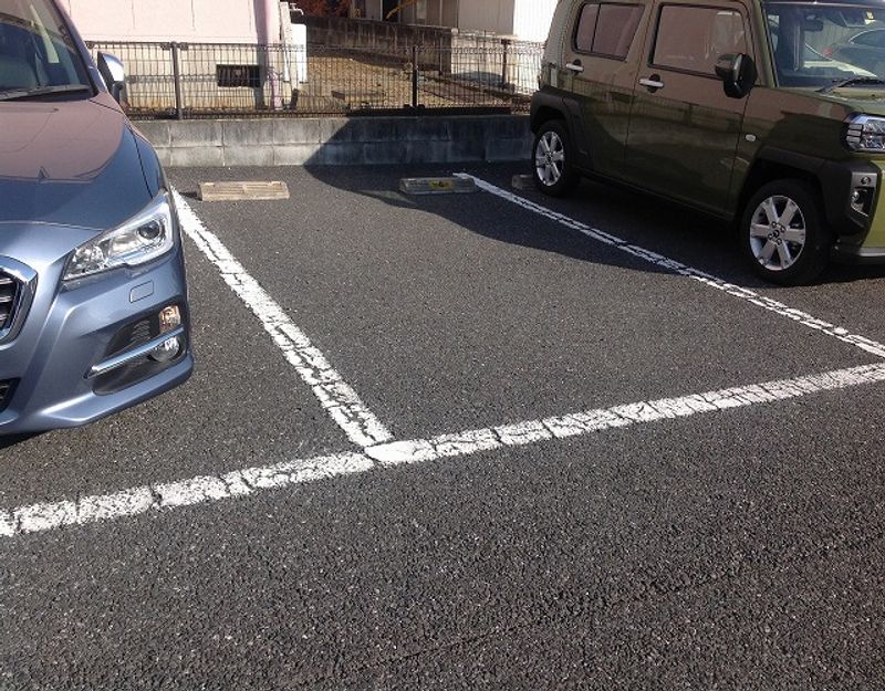 レオパレスぺガッソ 駐車場