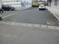 レオパレスクレスト境田北 駐車場