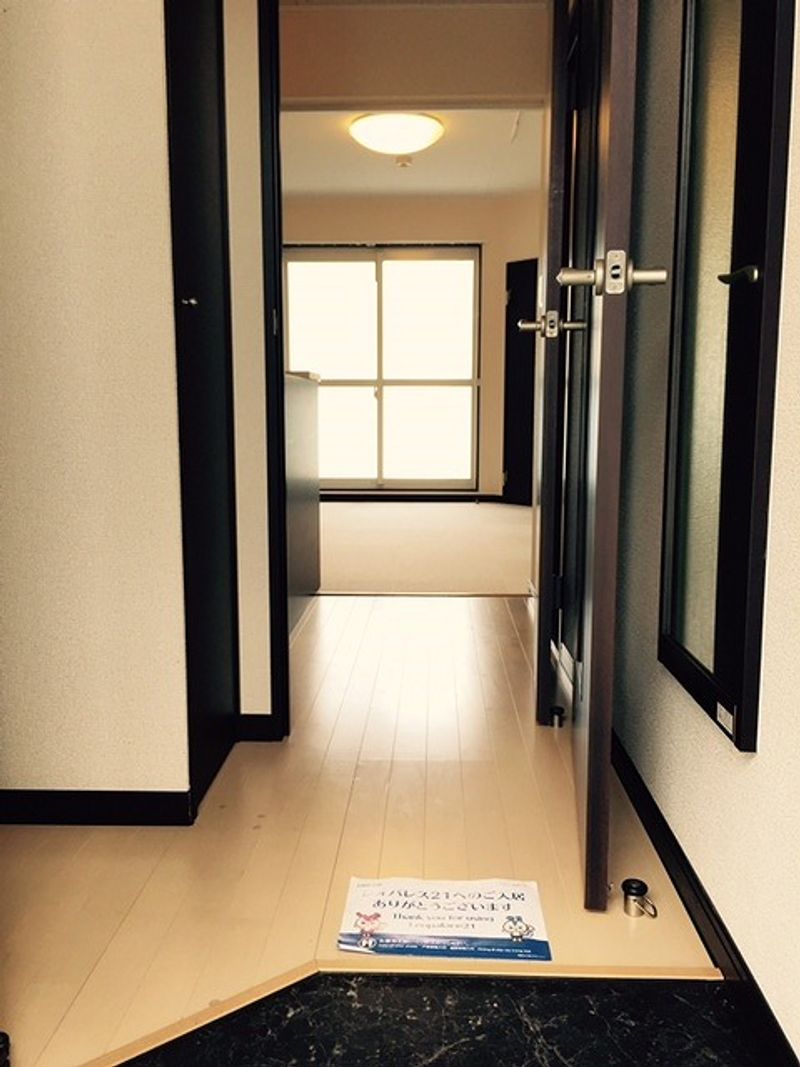 LEONEXT Glycine 현관