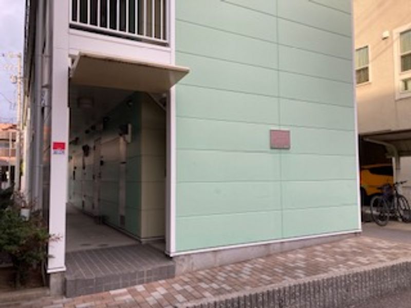レオパレス西米野 エントランス