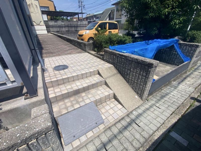 レオパレスＫＡＧＯＨＡＲＡ エントランス