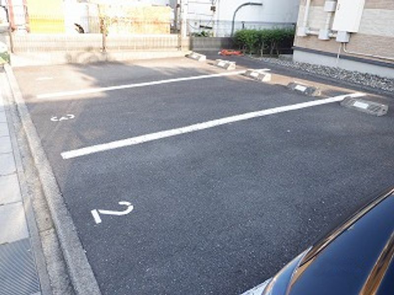 レオパレス復古 駐車場