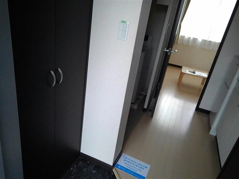 レオネクストかのんＢ 玄関