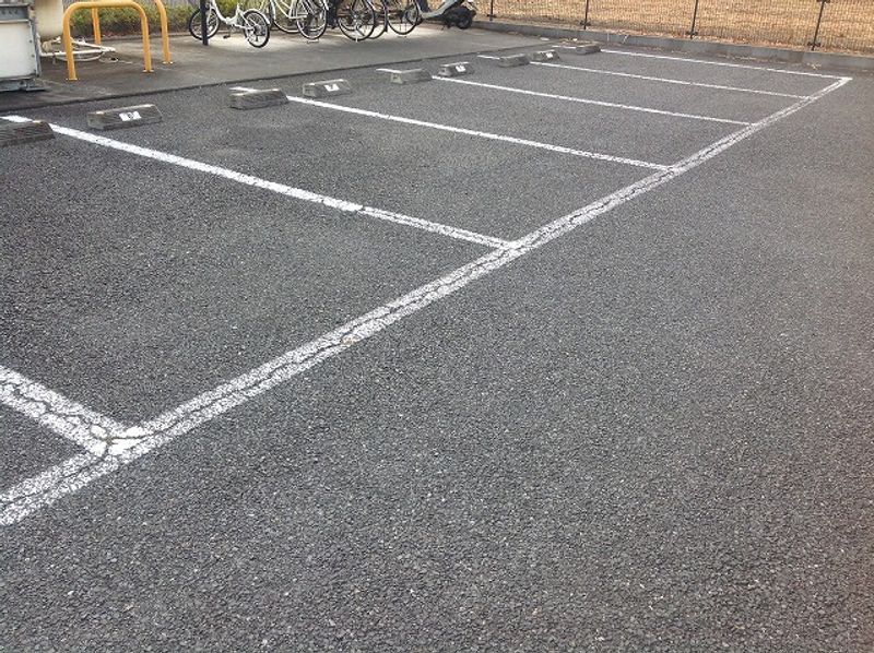 レオパレスサントーレ 駐車場