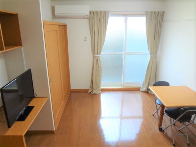 レオパレスシャイン 居間