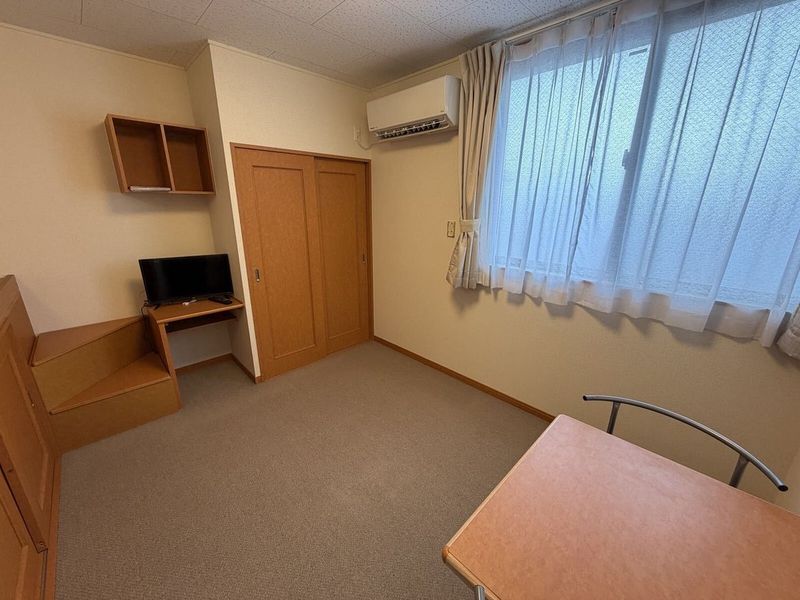 レオパレスかもめＢＯＡＴ 居間