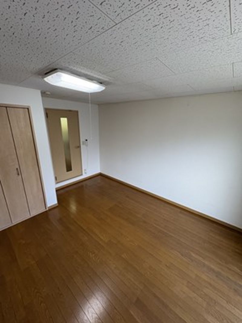 レオパレス柿ノ木 居間