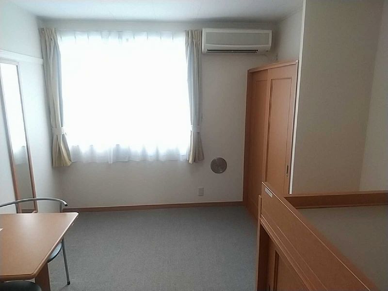 レオパレスヴェール 居間