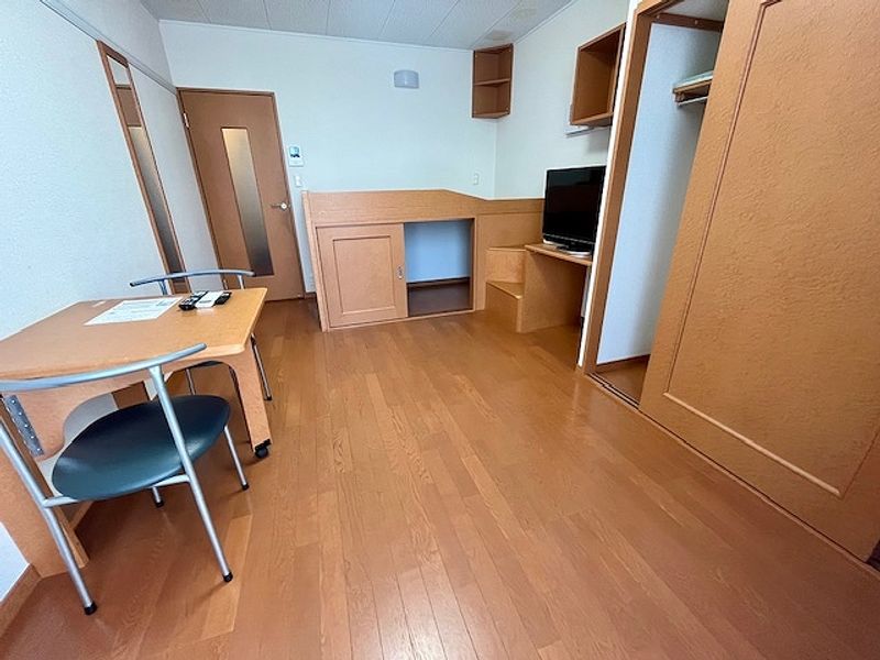 レオパレスオーセブン 居間