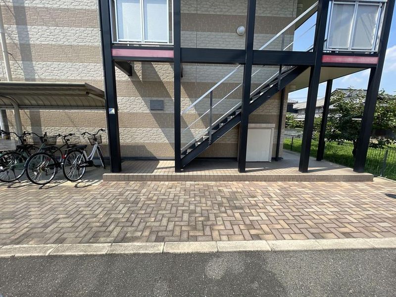 レオパレスオリンピア エントランス